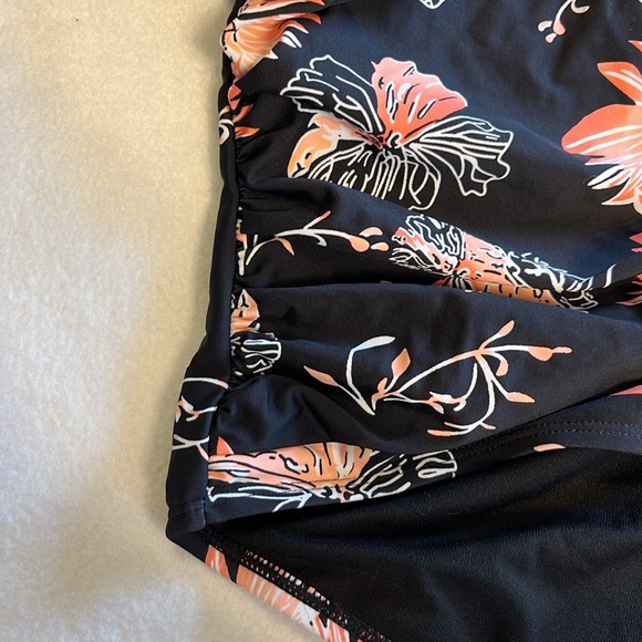 Hilor swimsuit - Picture 5 of 9